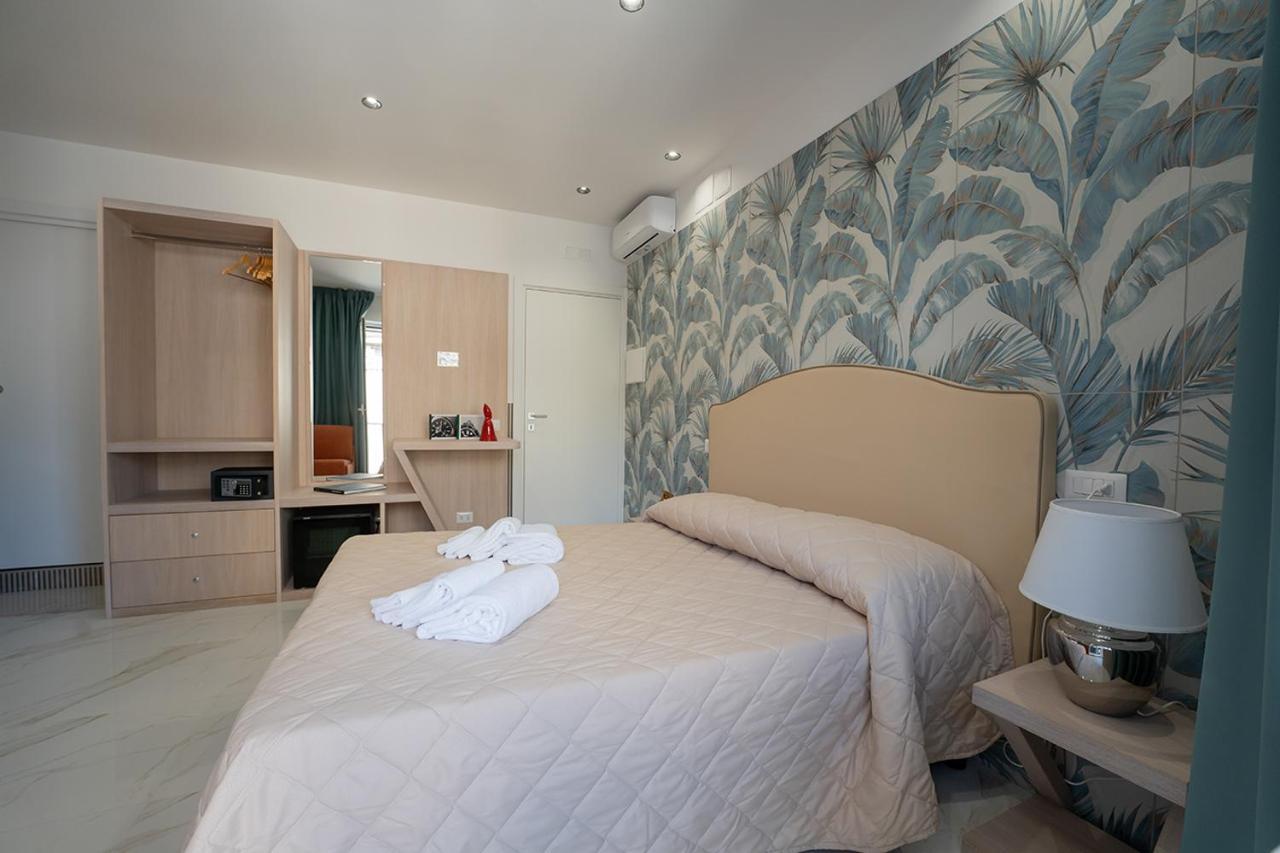 Greros H. Rooms Napoli Centro By Clapa Group Dislocated Hospitality Exterior photo